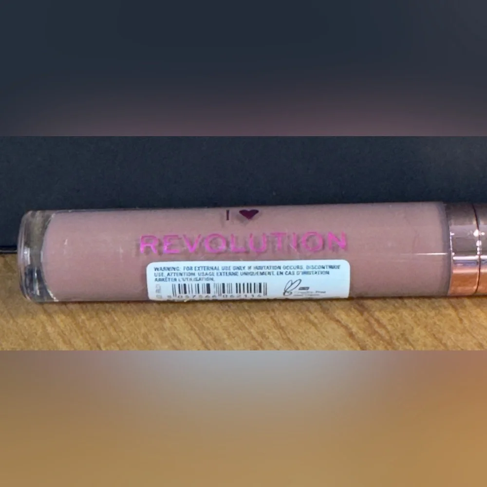 Revolution Lip Gloss I Heart Chocolate‎ Mocha Color New - Picture 4 of 6